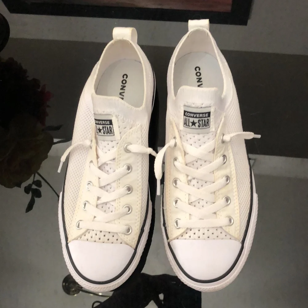 CONVERSE ALL STAR SNEAKERS MENS-BOYS SIZE 6